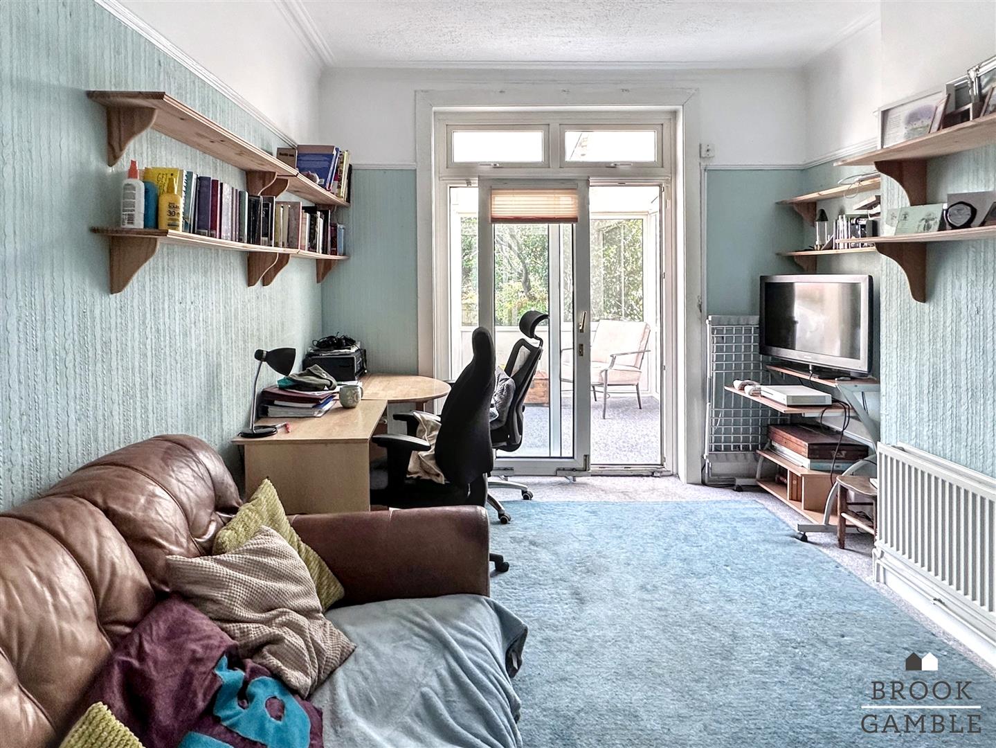 7 Bedroom House - Semi-Detached. Milton Road in Eastbourne, East Sussex 11